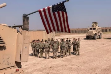 அமெரிக்கா மீது தொடர்ந்து குறிவைக்கும் இஸ்லாமிய அமைப்பினர் : மற்றுமொரு அமெரிக்க விமானத்தளமும் தாக்கப்பட்டது!