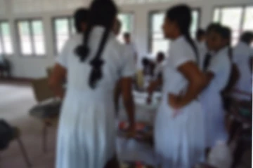 ලංකාවේ ජනප‍්‍රිය පාසලක සෑම පන්තියකින්ම ලක්‍ෂ දෙකහමාරක් එකතු කරයි..