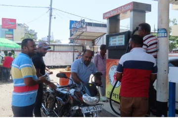 மக்கள் மத்தியில் வரவேற்பை பெற்றுள்ள எரிபொருள் விநியோகங்கள்(Video)