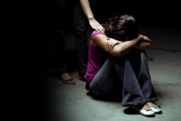 பெற்ற மகளுக்கு தந்தை செய்த மோசமான செயல் ; பல தடவைகள் அரங்கேற்றப்பட்ட கொடூரம்