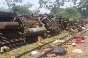 கொங்கோ குடியரசில் பெரும் துயரம் - ரயில் தடம் புரண்டு பெருமளவானோர் பலி