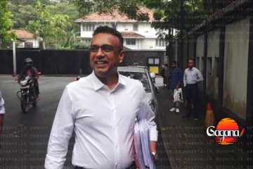 සුළු මොහොතකට පෙර මනුෂ නානායක්කාර FCIDයට