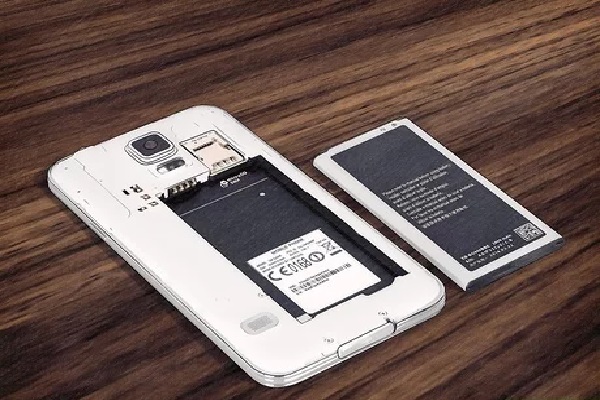 கைபேசிகளுக்கான பற்றறிகளின் விலையும் உயரும் | Rising Phone Battery Prices