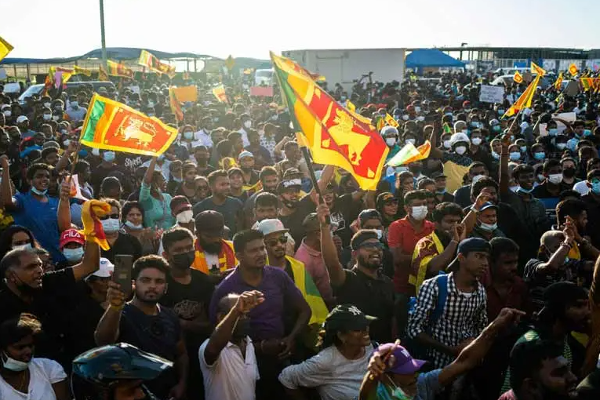 கோட்டாபய வீட்டருகே குவிக்கப்பட்ட படையினர்! | Soldiers Gathered Near Gotabaya S House