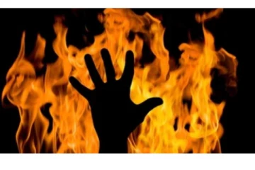 அதிகாலையில் அடுத்தடுத்து பலியான தாய், மகன் -வீட்டுக்குள் துடிதுடித்த தந்தை!