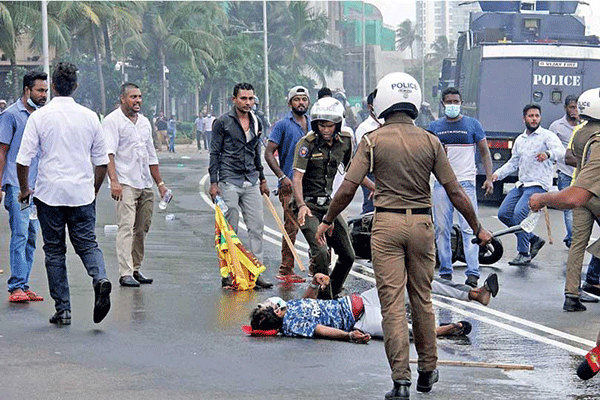 காலிமுகத்திடல் தாக்குதல் - காவல்துறை மா அதிபர் விடுத்துள்ள பணிப்புரை (படம்) | Follow The Attorney General S Advice