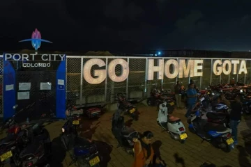 கோட்டா கோ கம: இறந்த காலத்திலிருந்து பாடம் எதையும் படிக்காத ஒரு முட்டாள் தீவில் ஒரு புதிய கிராமம்