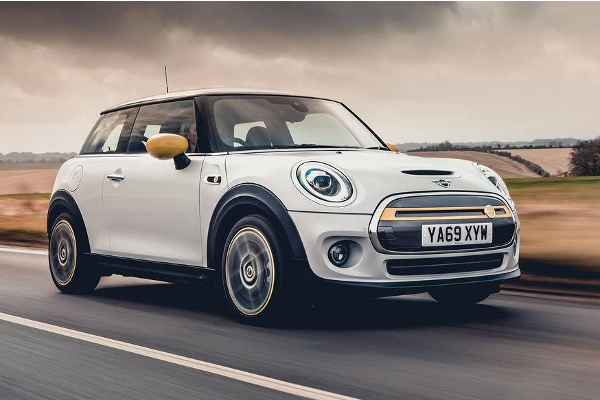 அட்டகாசமான அம்சங்களுடன் களமிறங்கும் மினி மின்சார கார் - அப்படி இதுல என்ன ஸ்பெஷல் தெரியுமா? | Mini Planning To Launch Ev Soon In India