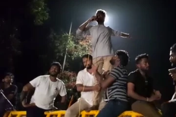 இரும்பு வேலியினால் எங்களை அடக்க முடியாது: போராட்ட களத்தில் ஆவேசமடைந்த தமிழ் இளைஞர் (VIDEO)