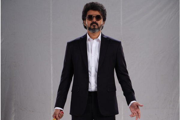 சத்தமில்லாமல் பொருளாதார உதவியை செய்து வரும் நடிகர் விஜய் ! யாருக்கு தெரியுமா? | Vijay Help To His College Friends