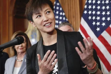 தேசிய பாதுகாப்புக்கு அச்சுறுத்தல்: வெளிநாட்டில் கைதான கனேடிய பாடகர்