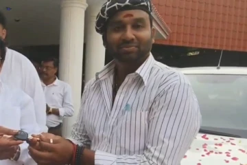 நடிகர் கூல் சுரேஷுக்கு கார் வாங்கி கிப்ட் ஆக கொடுத்த பிரபலம்! யார் பாருங்க