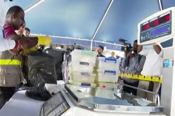 400 கிலோ ஐஸ் போதைப்பொருளுடன் இலங்கை வந்த நபர்கள்!