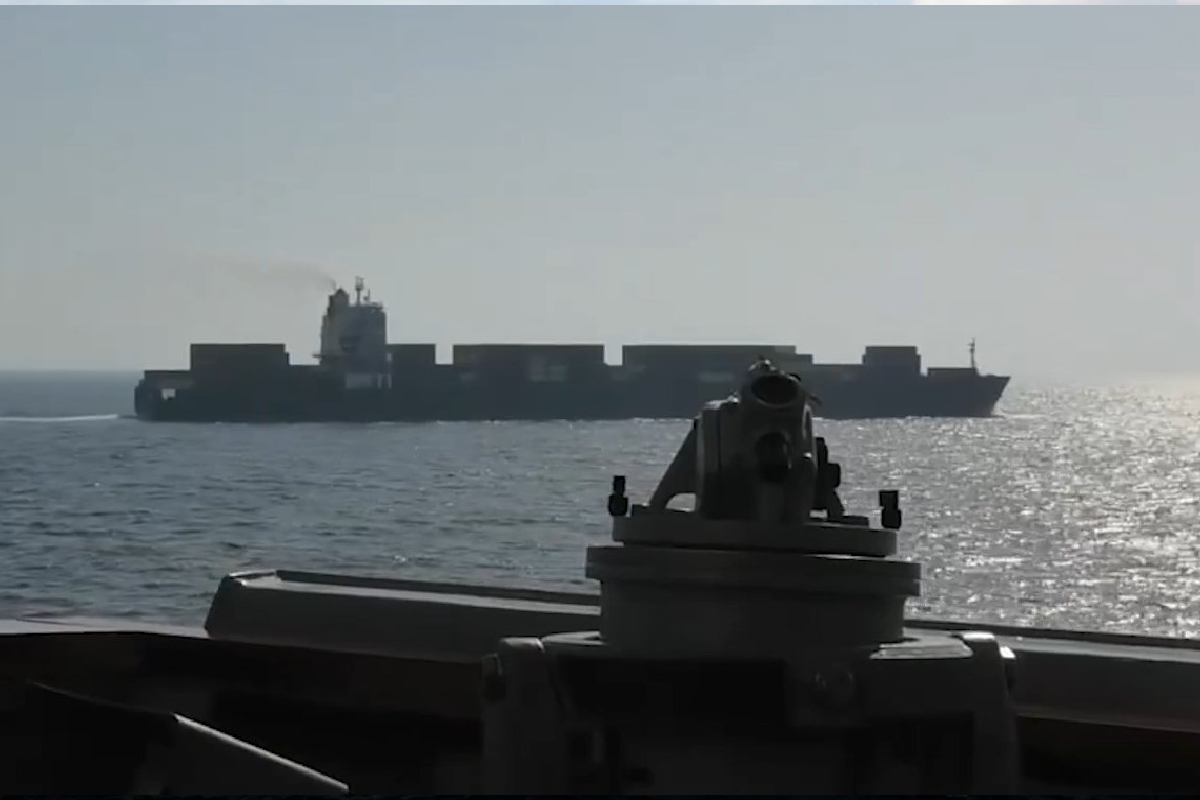 ஈரான் கப்பல் ஊழியர்களை சிறை பிடித்த அமெரிக்கா! | Us Detains Iranian Ship Crew