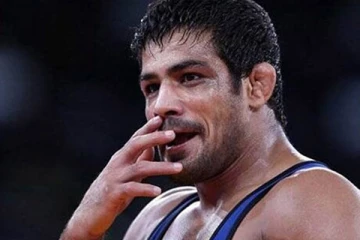 கொலை வழக்கு... மல்யுத்த வீரர் சுஷில் குமார் ரெயில்வே பணியில் இருந்து நீக்கம்