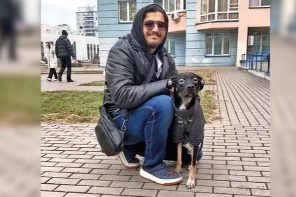 ‘என் செல்ல நாய்க்குட்டியை விட்டு நான் வெளியேற மாட்டேன்...’ - உக்ரைனில் இந்திய மாணவர் கண்ணீர் - நெஞ்சம் கனத்த சம்பவம் - தமிழ்நாடு