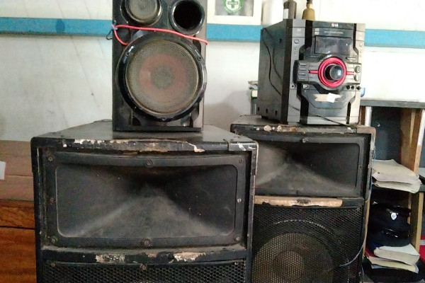 அதிக ஒலியுடன் ஒலிப்பெருக்கியை ஒலிக்கச் செய்த ஒருவர் கைது (படங்கள்) | Police Investigating Srilanka Jaffna