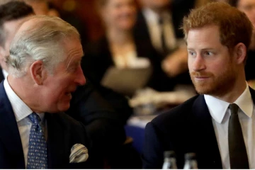 மன்னர் சார்லஸூக்கு புற்றுநோய்; அரண்மனை தகவல் - அவசரமாக லண்டன் திரும்பும் ஹாரி?