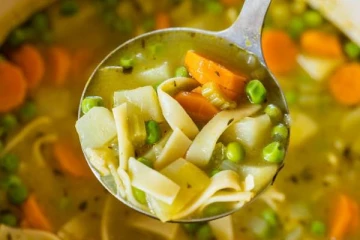 ஜலசோஷத்திற்கு பூண்டு தட்டிப் போட்டு காரமான வெஜிடேபிள் சூப்!