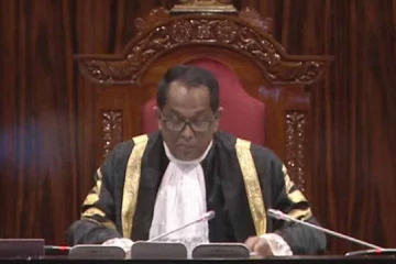 22 වන සංශෝධනයට එරෙහි පෙත්සම් ගණන 9 දක්වා ඉහළට- තවත් පිටපත් දෙකක් කථානායකට