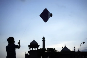 காத்தாடி நூல் கழுத்தை அறுத்ததில் 3 வயது சிறுமி உயிரிழப்பு!