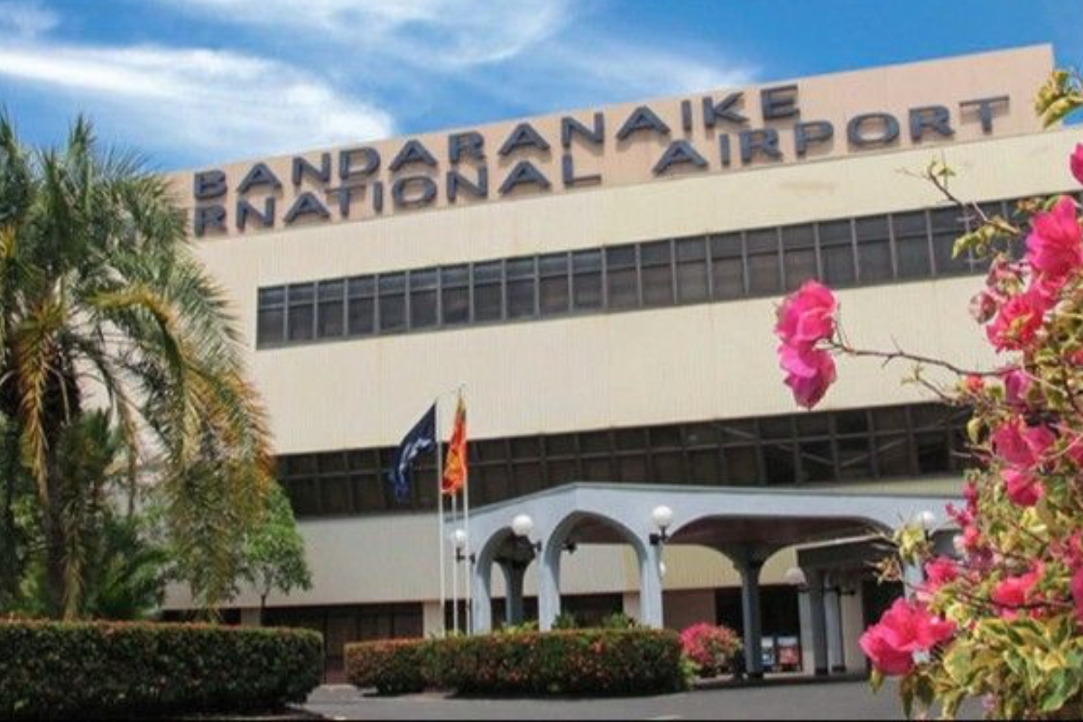 கட்டுநாயக்க விமான நிலையத்தில் சிக்கிய சந்தேகநபர் | Men Arrested In Bia Airport Today