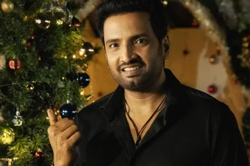 தெலுங்கு ஹீரோ போல மாறிய நடிகர் சந்தானம்.. மாஸ் போட்டோ வைரல்