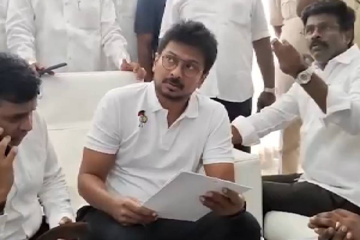 திரிஷா குறித்து இரட்டை அர்த்தத்தில் பேசி கைதான உதயநிதி ஸ்டாலின்.. | Udhayanishi Midnight Drama To Morning Arrest What திரிஷா குறித்து இரட்டை அர்த்தத்தில் பேசி கைதான உதயநிதி ஸ்டாலின்.. | Udhayanishi Midnight Drama To Morning Arrest What