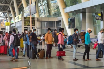 நாட்டில் இருந்து 80 சதவீதமானவர்கள் வெளிநாடு செல்ல எதிர்பார்ப்பு