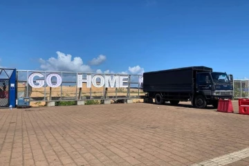 காலி முகத்திடலில் திடீரென மாயமான  பொலிஸ்  வாகனங்கள்!