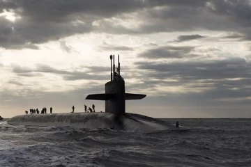 எதிரிக்கு வச்ச பொறி; தானே சிக்கிய சீனா - கடலுக்கடியில் சங்கிலியால் 55 பேர் பலி!