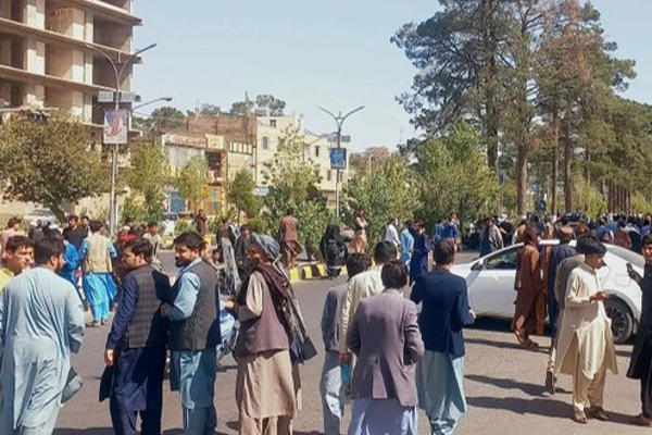 ஆப்கானில் பூகம்பம்; அதிர்ச்சியில் மக்கள்! | Earthquake In Afghanistan 6 3 People In Shock