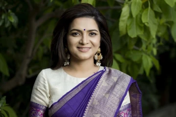 தொகுப்பாளினி திவ்யதர்ஷினியின் மறைந்த தந்தையை பார்த்துள்ளீர்களா.. டிடி வெளியிட்ட புகைப்படம்