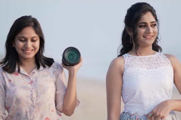 லாஸ்லியாவிற்கு கூடவே இருந்து குழி பறித்தரா கவின் மனைவி | Kavin Wife Is Close Friend Of Losliya
