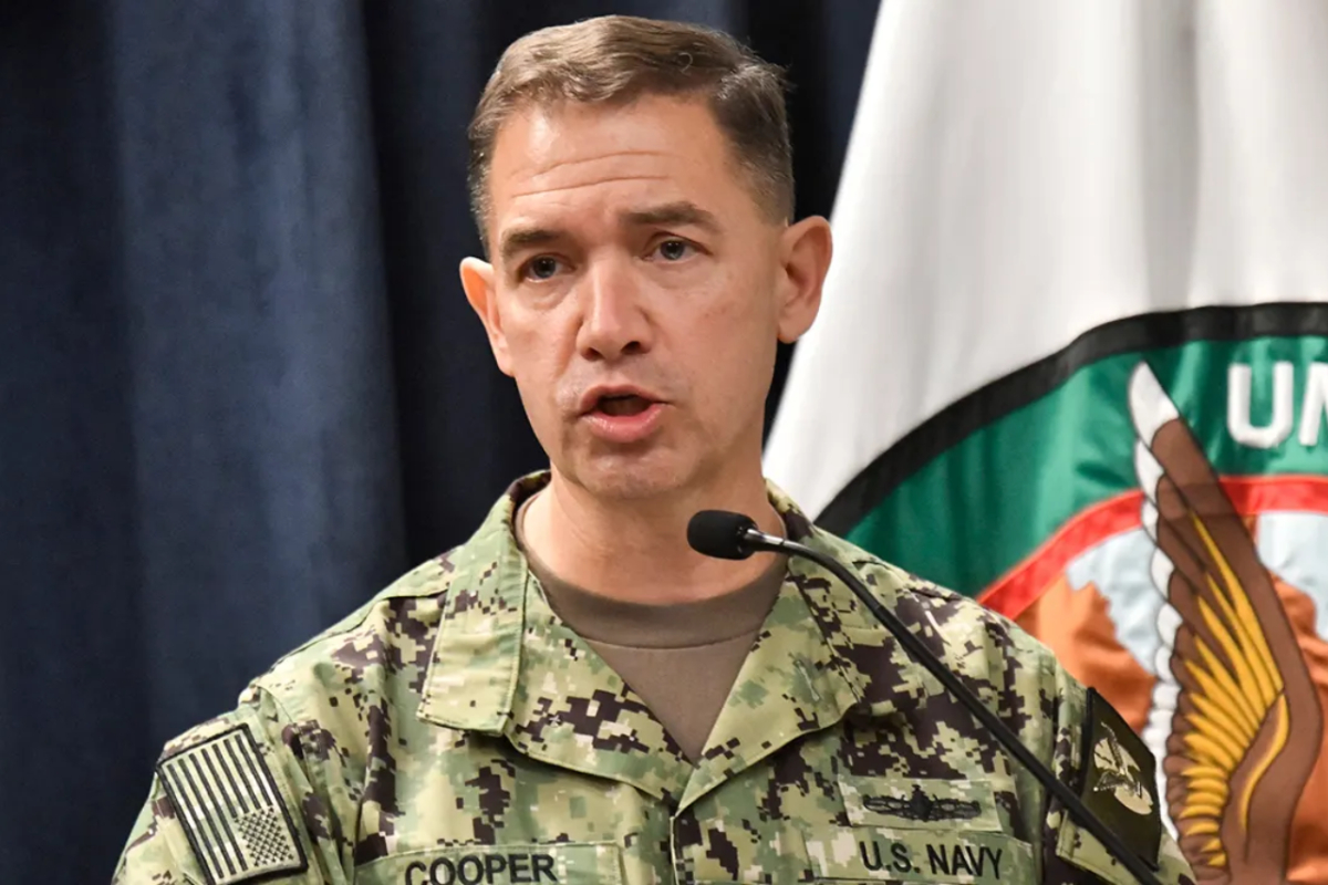 ஹோர்முஸ் நீரிணையில் களமிறங்கிய அமெரிக்க ஏவுகணை தகர்ப்பு கப்பல்கள்! | Us Navy Clears Mines In Strait Of Hormuz