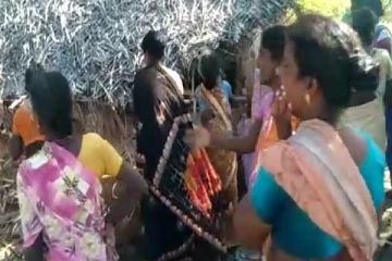 நாகையில் கள்ளச்சாராயம் காய்சிய நபர் : களத்தில் இறங்கி வெளுத்து வாங்கிய சிங்கப்பெண்கள்