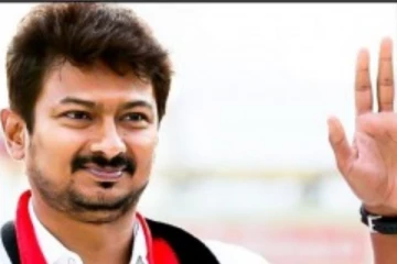 உதயநிதி ஸ்டாலினை எதிர்த்து களம் இறங்கும் குஷ்பூ.. நட்சத்திர தொகுதியாகும் சேப்பாக்கம்