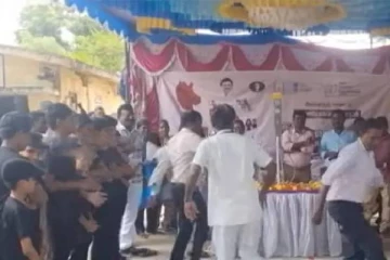 ஒலிம்பியாட் ஜோதிக்கு குத்தாட்டம் போட்ட தாசில்தார் , வைரலாகும் வீடியோ