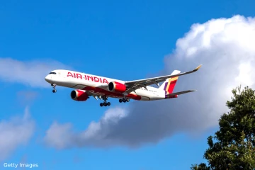 லண்டன் செல்லவேண்டிய ஏர் இந்தியா விமானம்., பாதிவழியில் திரும்பி டெல்லியில் தரையிறக்கம்