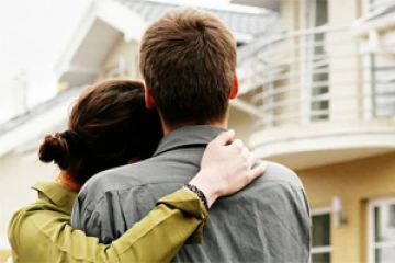 லிவ்-இன் உறவு வேண்டாம்; பீஸ் பீஸா வெட்டிருவாங்க - ஆளுநர் எச்சரிக்கை!