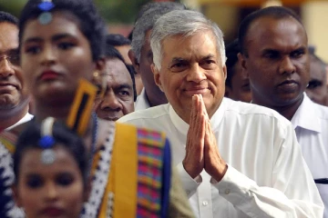 ஜே.ஆரின் அடிச்சுவடுகளைப் பின்பற்றும் ரணில்! - அநுர சீற்றம்