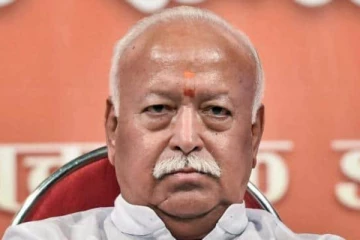 பசுக்காவலர்கள் என்ற பெயரில் தாக்குதல்: ஆர்.எஸ்.எஸ் தலைவர் கண்டனம்