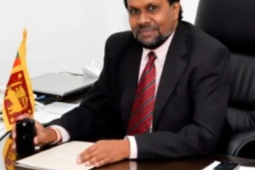 ලාංකික ප්‍රබලයෙක් හදිසියේම මිය යයි.. (PHOTOS)