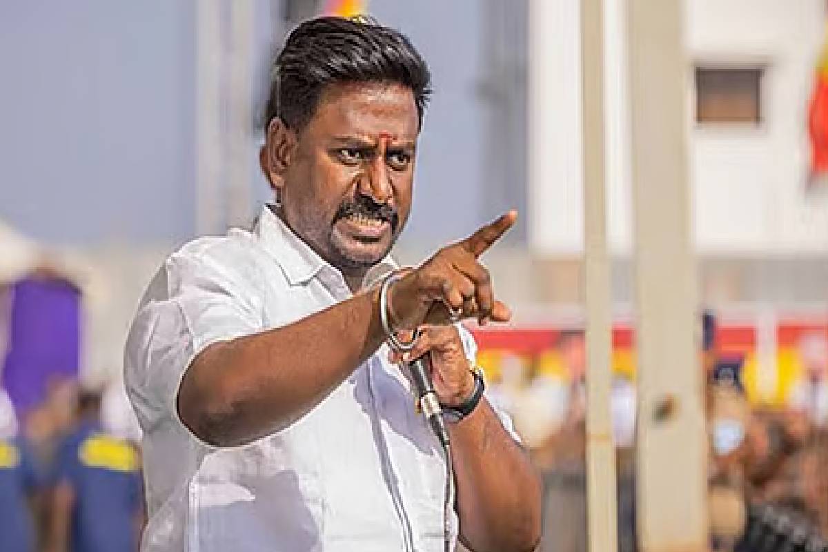 அரசுப் பள்ளிகளில் அரசியல் நிகழ்ச்சிகளுக்கு தடை: அமைச்சர் ராஜ்மோகன் எச்சரிக்கை | School Headmistress Suspended Rajmohan Warning