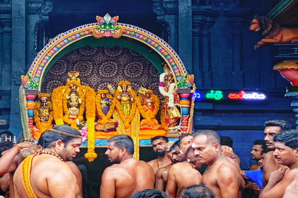 வரலாற்று சிறப்பு மிக்க நயினாதீவு நாகபூசணி அம்மன் தீர்த்தோற்சபம்! (Photos) | Nainadivu Nagabhusani Amman Thirthopsapam