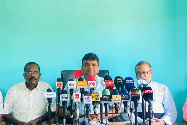 மன்னாரில் காவல்துறையின் காட்டுமிராண்டித்தனம்! தொடுக்கப்படும் சரமாரி கேள்விகள் | The Issue Of Police Attacking People In Mannar