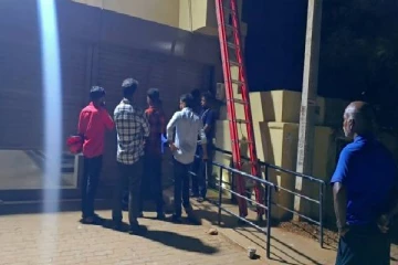 யாழில் இருளில் மூழ்கிய மீன் சந்தை ; மின் கட்டணத்தை செலுத்த தவறிய மாநகர சபை