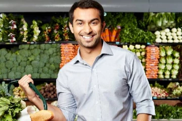 கடைக்கு சென்று மளிகை பொருட்கள் வாங்கி வெறுத்துப்போனவர்... ரூ 83,270 கோடி நிறுவனம் உருவான கதை