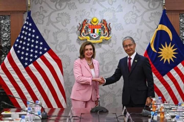 சீனாவின் கடுமையான எச்சரிக்கையை மீறி தாய்வானில் தரையிறங்கிய அமெரிக்க சபாநாயகர்