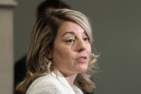 கனடிய தொழில் அமைச்சர் ஆசியாவிற்கு விஜயம் | Industry Minister Joly Heads To South Korea